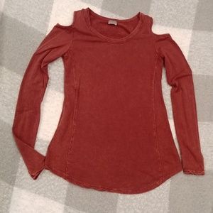 5/$25 braeve cold shoulder top. small.